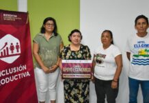 EJECUTIVO CAMPECHE / ENTREGAN APOYOS DE BIENESTAR SOCIAL E INCLUSIÓN PRODUCTIVA A 54 FAMILIAS CARMELITAS