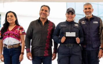 EJECUTIVO CHIAPAS / Eduardo Ramírez entrega incentivos a policías de Tuxtla Gutiérrez con Certificado Único Policial