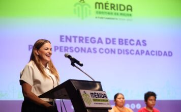 MÉRIDA,YUCATÁN / Cecilia Patrón entrega becas a personas con discapacidad: “Construimos una Mérida más humana e incluyente”.